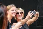 Gel Bi Selfie Çekilelim ! / Julianne Hough