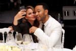 Gel Bi Selfie Çekilelim ! / John Legend ve Chrissy Teigen